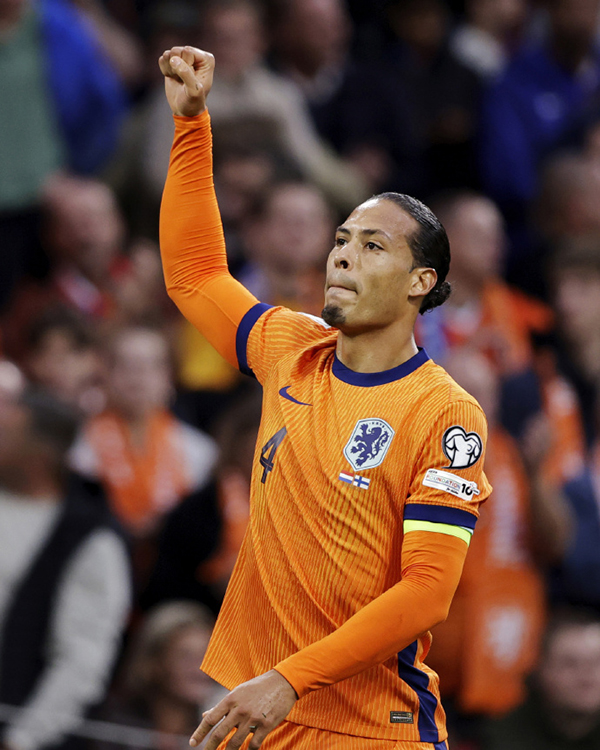 世预赛:荷兰4-0芬兰 德佩1射2传加克波范迪克破门