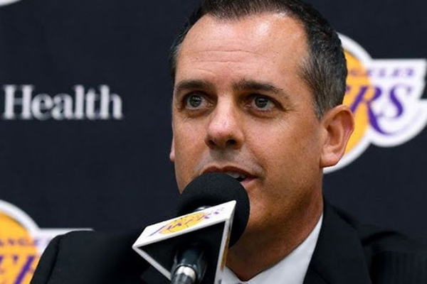 沃格尔追忆湖人夺冠:那是执教巅峰 冠军绝无星号