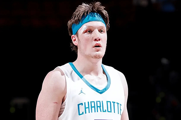 弗拉格率独行侠展未来,状元实力引热议