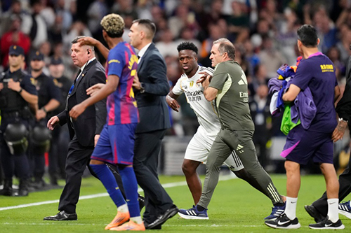 国家德比冲突内幕：佩德里红牌点燃战火，亚马尔言语挑衅成焦点