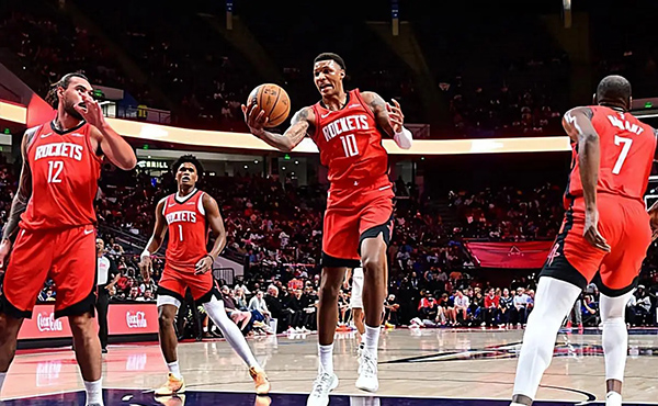 火箭季前赛3连胜:小贾巴里-史密斯攻防闪耀