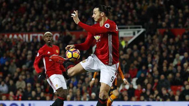 目前的伊布效力于<a href=/zuqiujrs/acmilan/ target=_blank class=infotextkey>AC米兰</a>，仍然是队内顶级前锋