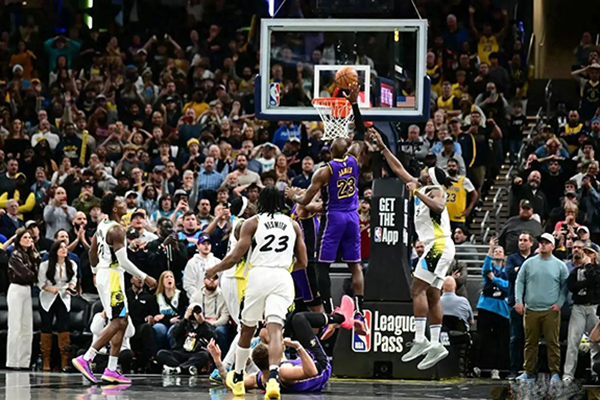 湖人新赛季:天不时地不利人不和,冲冠难矣