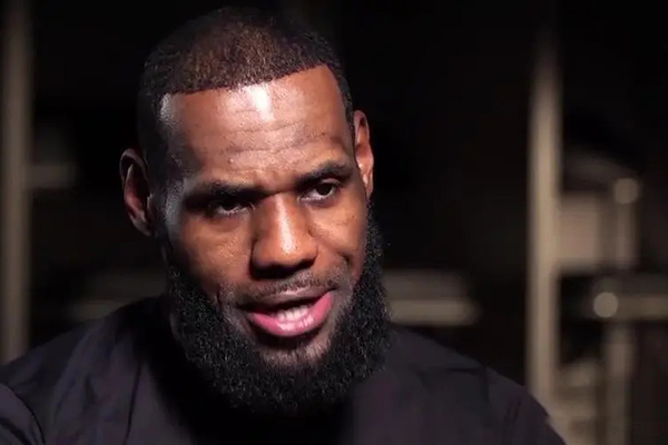 詹姆斯与湖人关系破裂:放话联盟多队争抢,拒受奇耻大辱